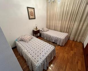 Dormitori de Apartament per a compartir en  Logroño amb Forn i Internet