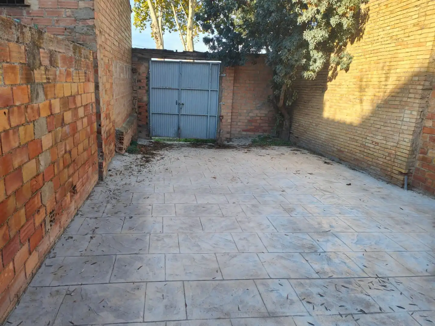 Adossat amb jardí en venda a Carrer Lleida 11