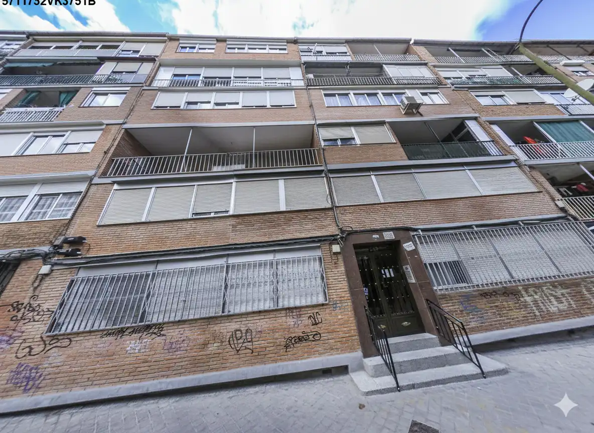 Flat for sale in Calle de Camarena