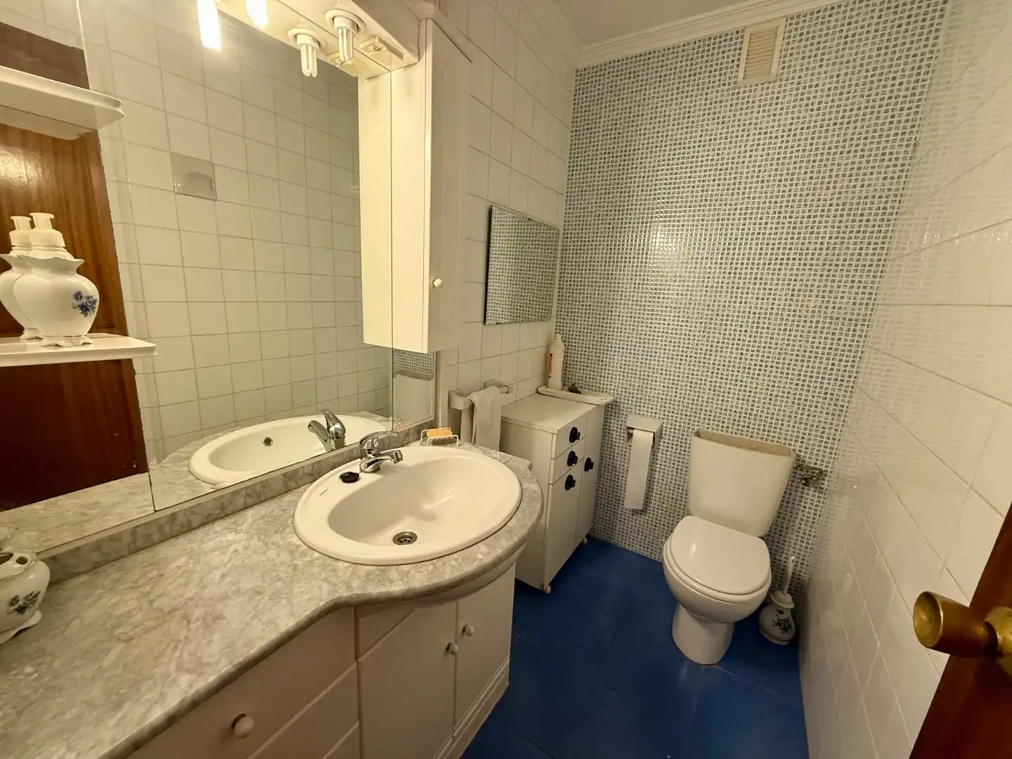 Bathroom of Flat for sale in Ciudad Real  with Air Conditioner, Heating and Furnished