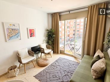 Appartamento con balcone in affitto a Eixample