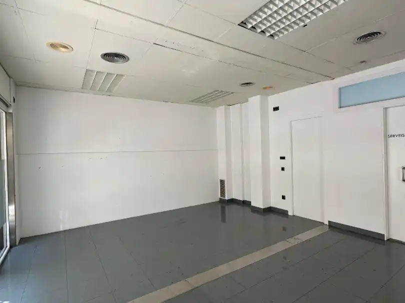 Local comercial en venta en Passeig de la generalitat 19-21, imagen 2