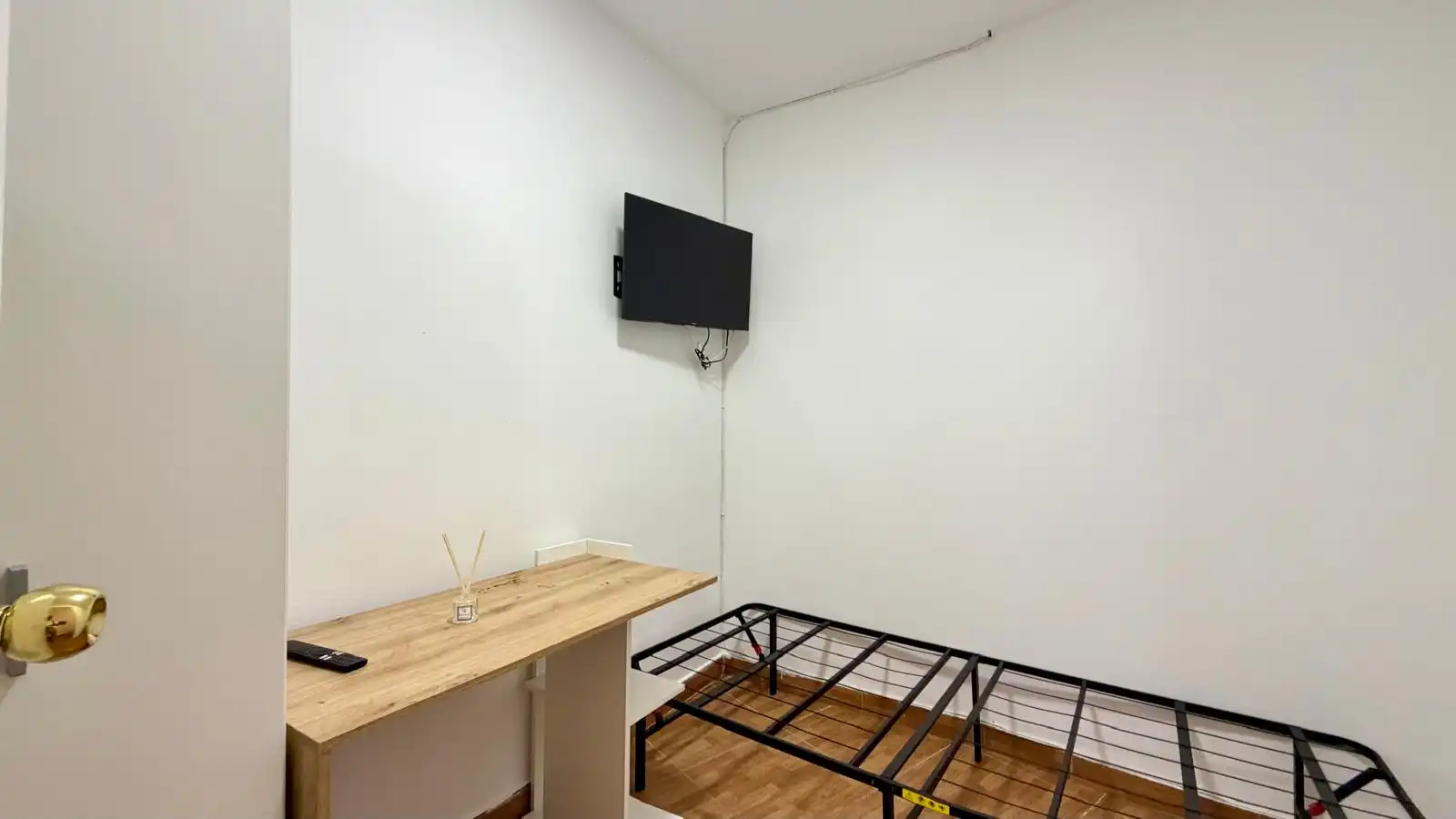 Habitación de Piso en venta en L'Hospitalet de Llobregat con Terraza y Trastero