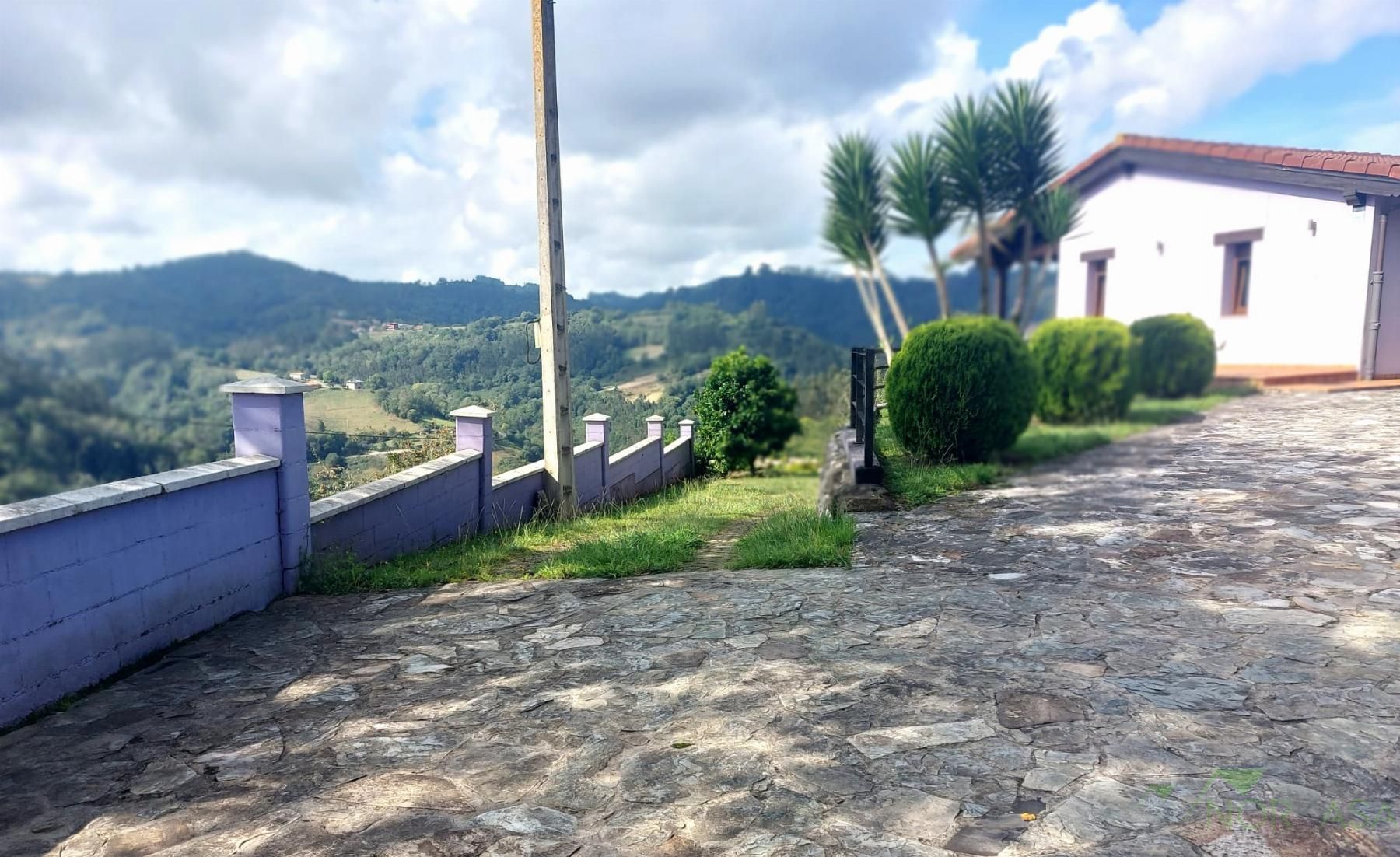 Vista exterior de Casa o xalet en venda en Cabranes amb Calefacció, Parquet i Terrassa