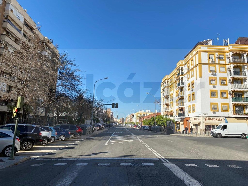 Vista exterior de Piso en venta en  Sevilla Capital