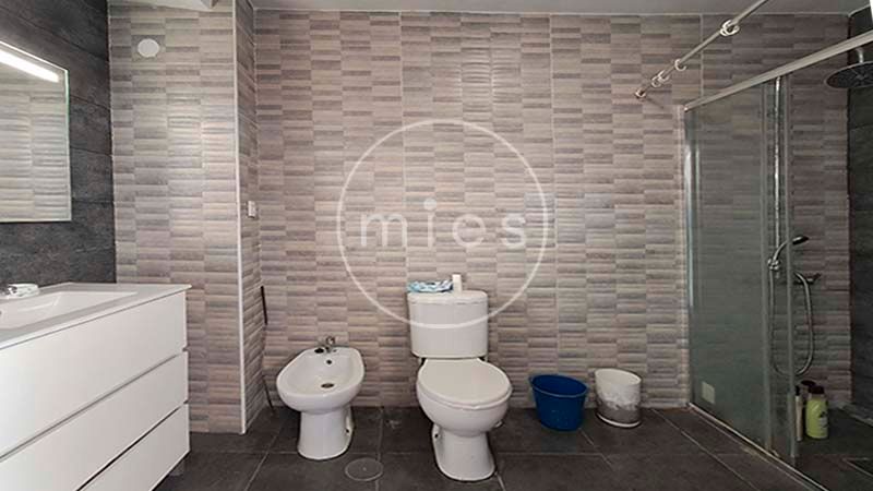 Bany de Casa adosada en venda en Torrent amb Jardí privat, Terrassa i Traster