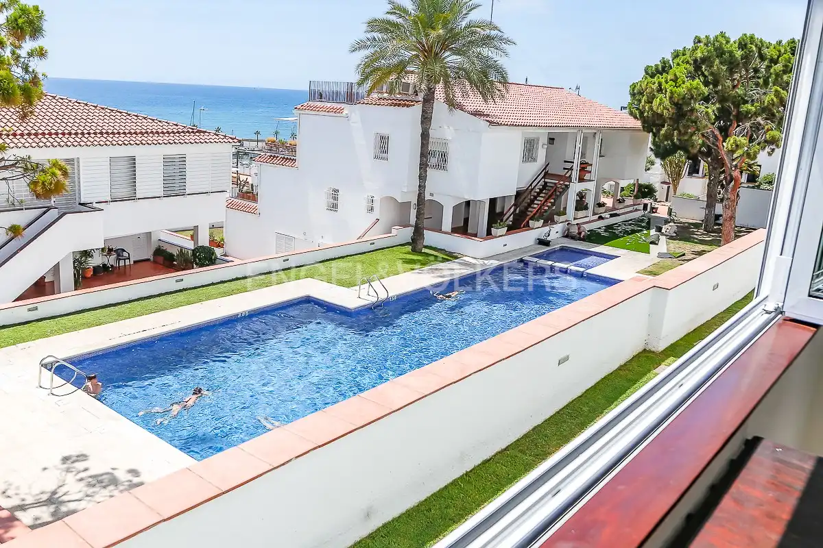 Schwimmbecken von Wohnung zur Miete in Sitges mit Klimaanlage, Heizung und Schwimmbad
