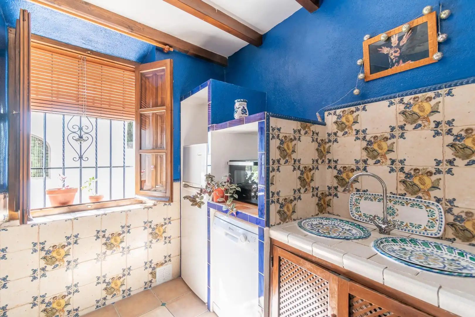 Kitchen of Houses for sale in Granada  with Air Conditioner, Terrace and Balcony