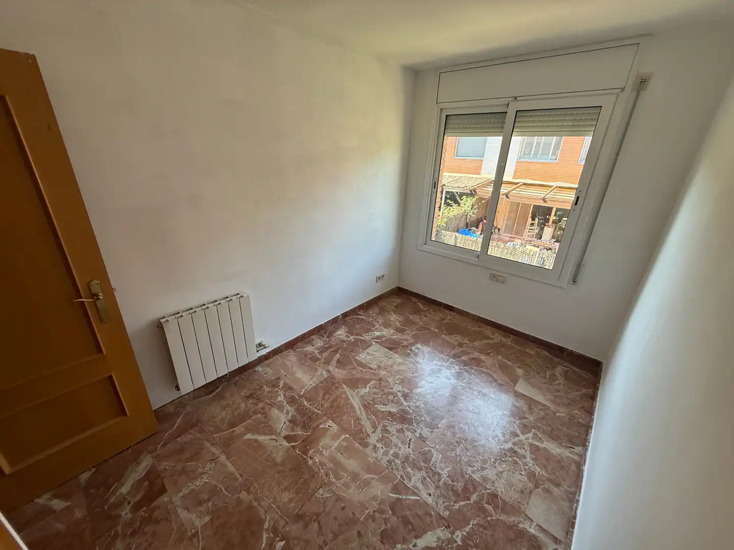 Schlafzimmer von Einfamilien-Reihenhaus zum Verkauf in L'Ametlla del Vallès mit Klimaanlage, Heizung und Privatgarten
