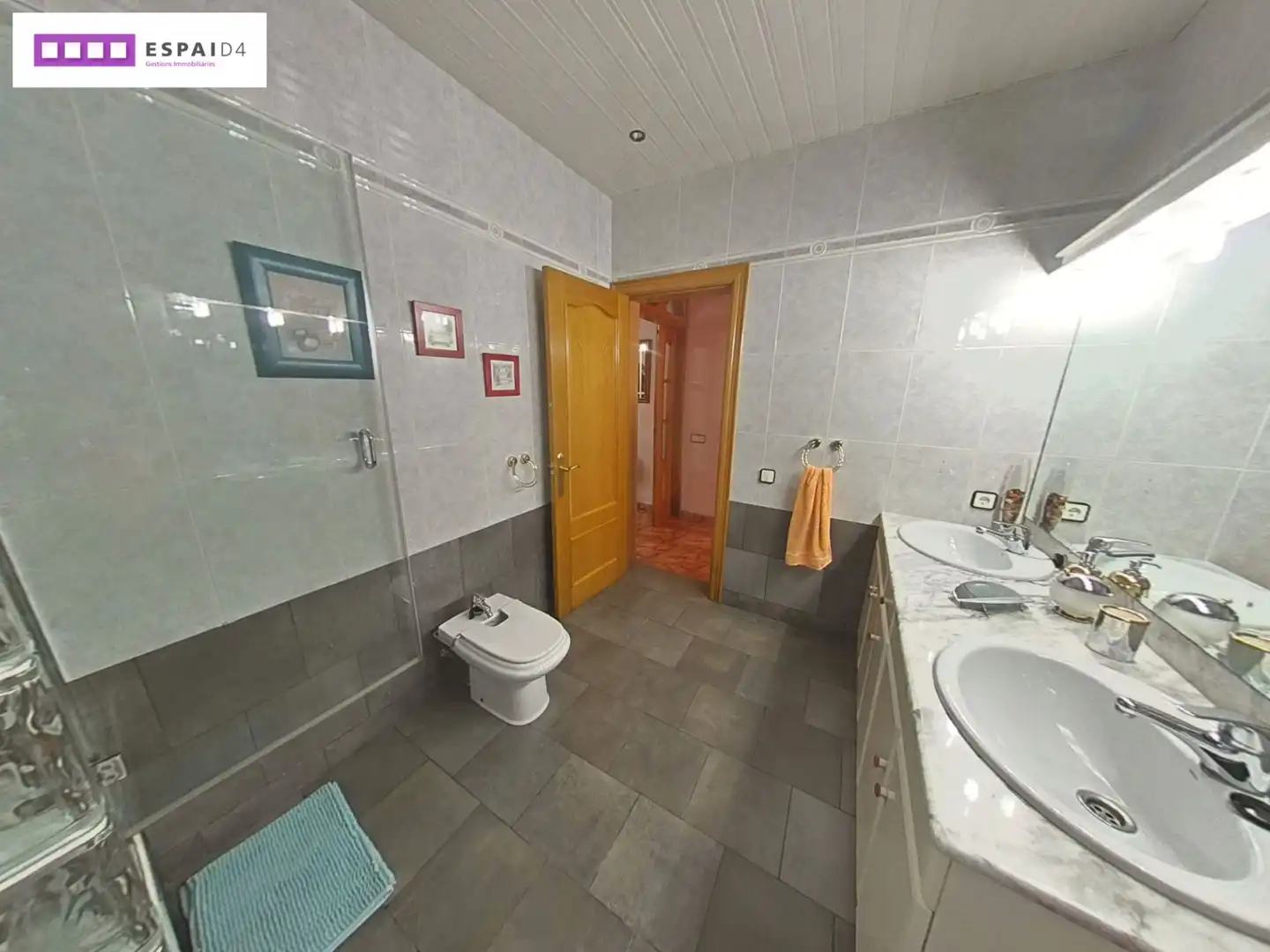 Bathroom of Houses for sale in Ripollet  with Heating, Terrace and Storage room