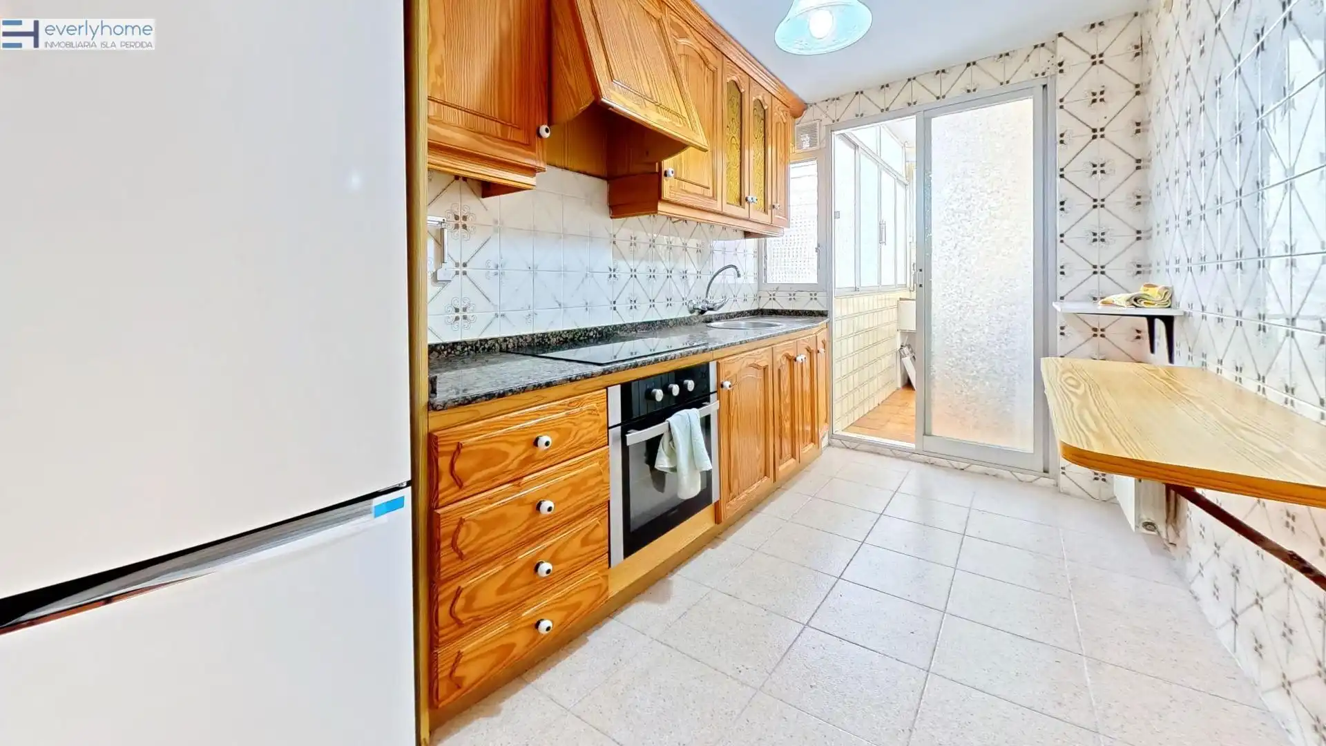 Kitchen of Flat for rent in Valencia  with Furnished and Balcony