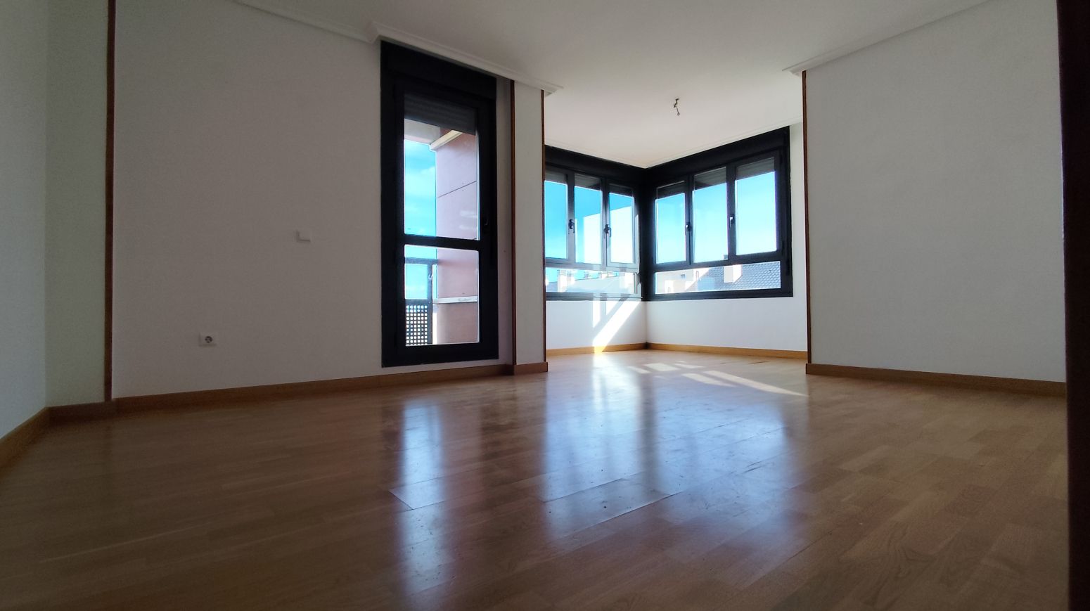 Living room of Flat for sale in  Logroño  with Heating, Parquet flooring and Storage room