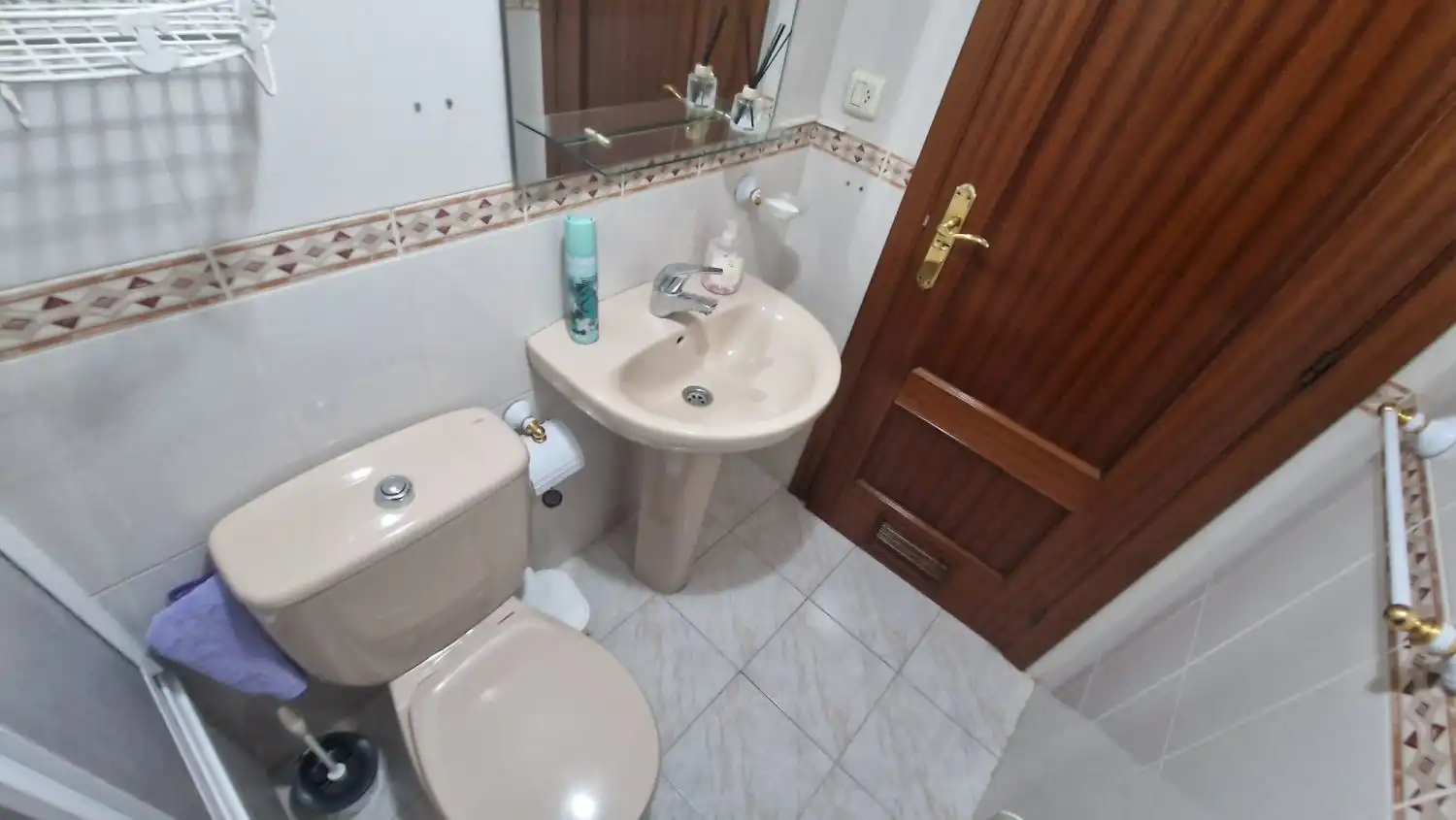 Baño de Piso en venta en Jaén con Calefacción, Terraza y Balcón
