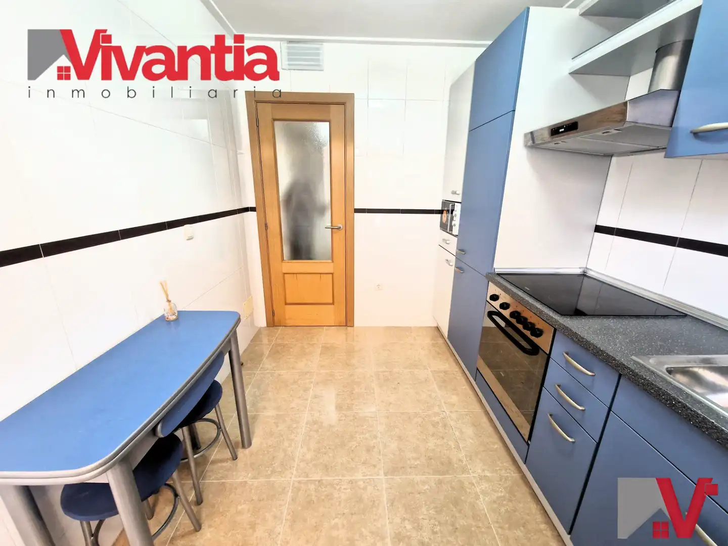 Apartamento en venta en Avenida de las Fuerzas Armadas, Los Angeles - Apolonia