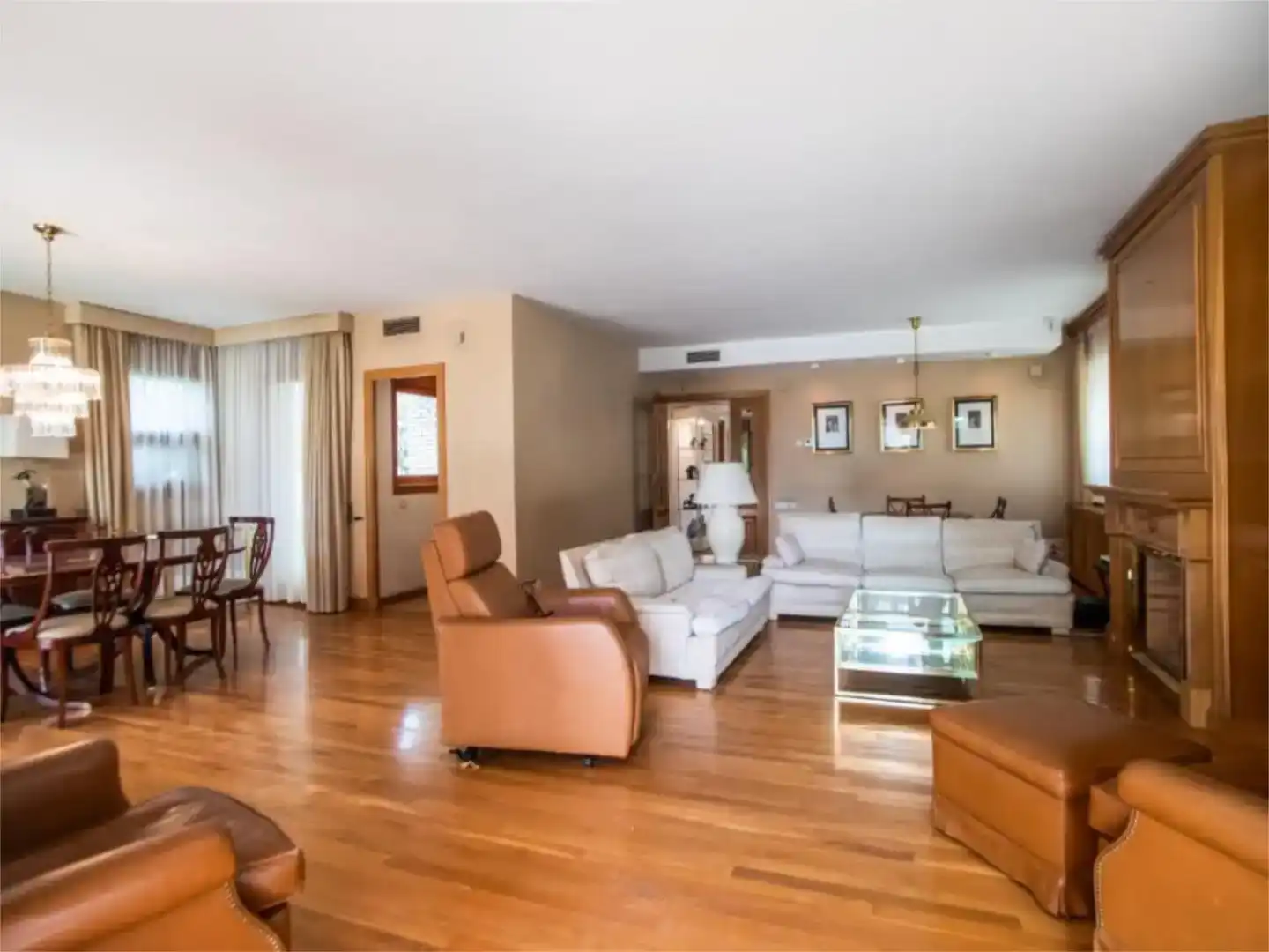 Sala d'estar de Casa o xalet en venda en Esplugues de Llobregat