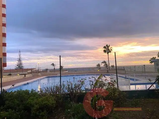 Piscina de Estudio en venta en Torrox con Aire acondicionado, Terraza y Amueblado