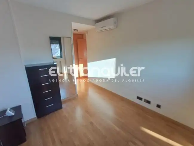 Schlafzimmer von Wohnung zur Miete in Madrid mit Klimaanlage, Terrasse und Schwimmbad