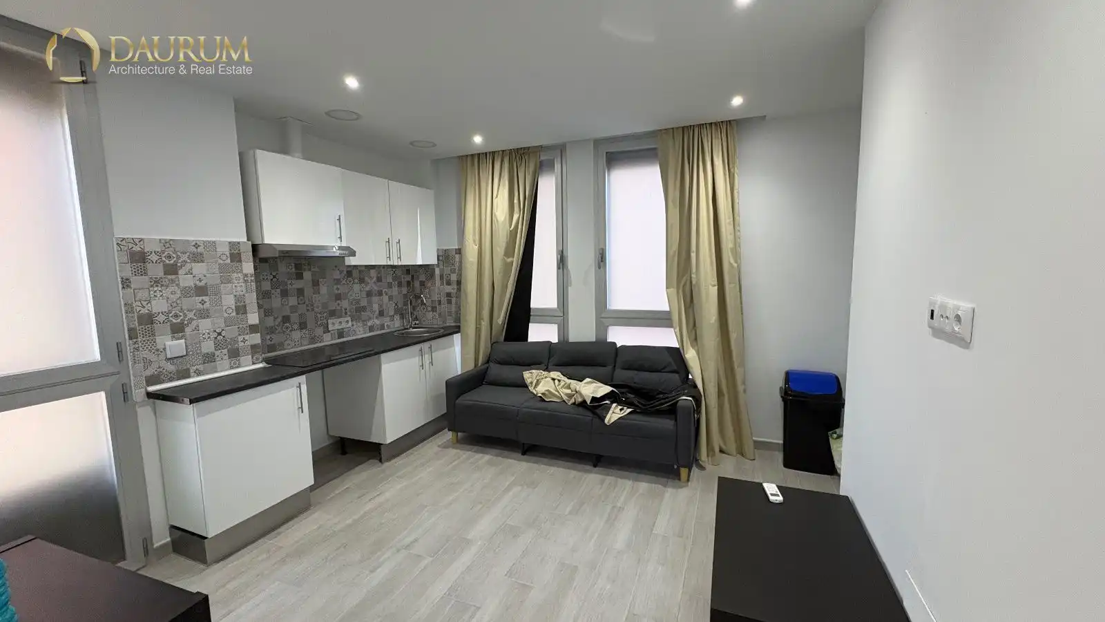 Flat with lift for sale in av constitucion