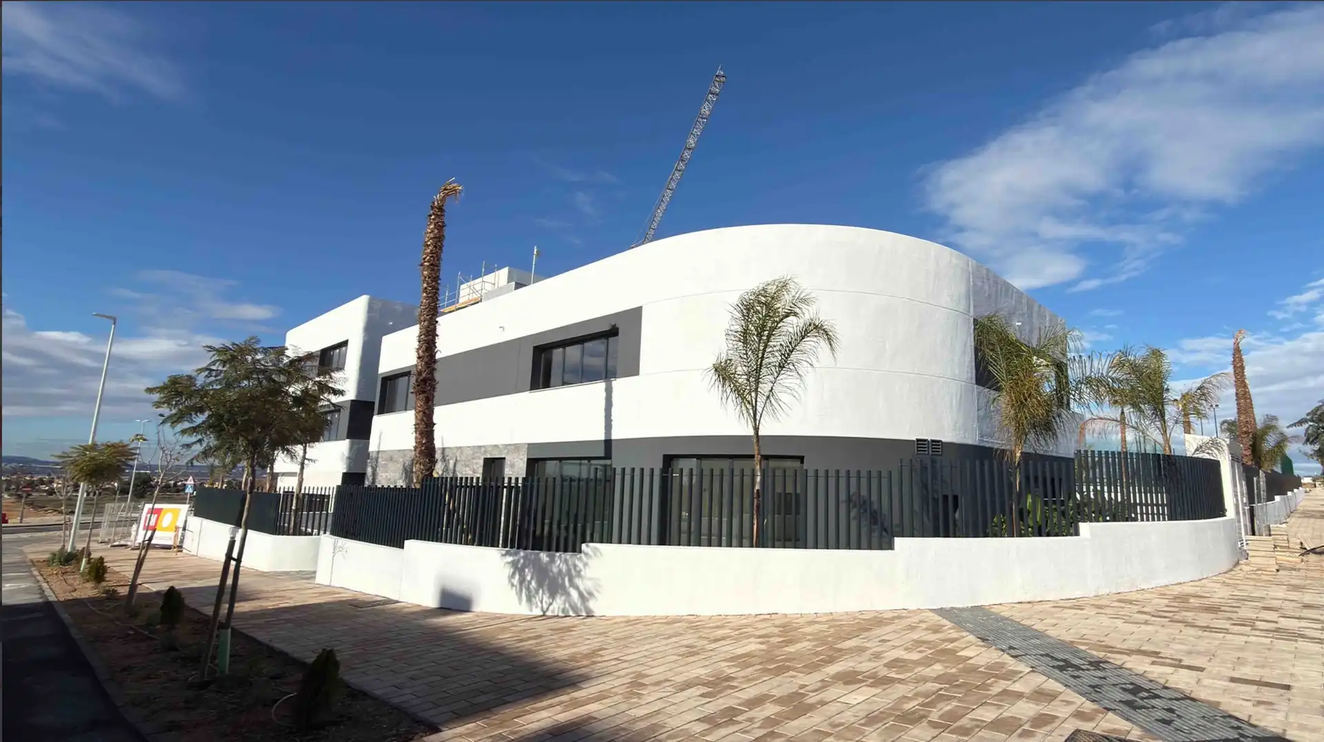 Vista exterior de Casa o xalet en venda en Torrevieja amb Aire condicionat, Terrassa i Piscina