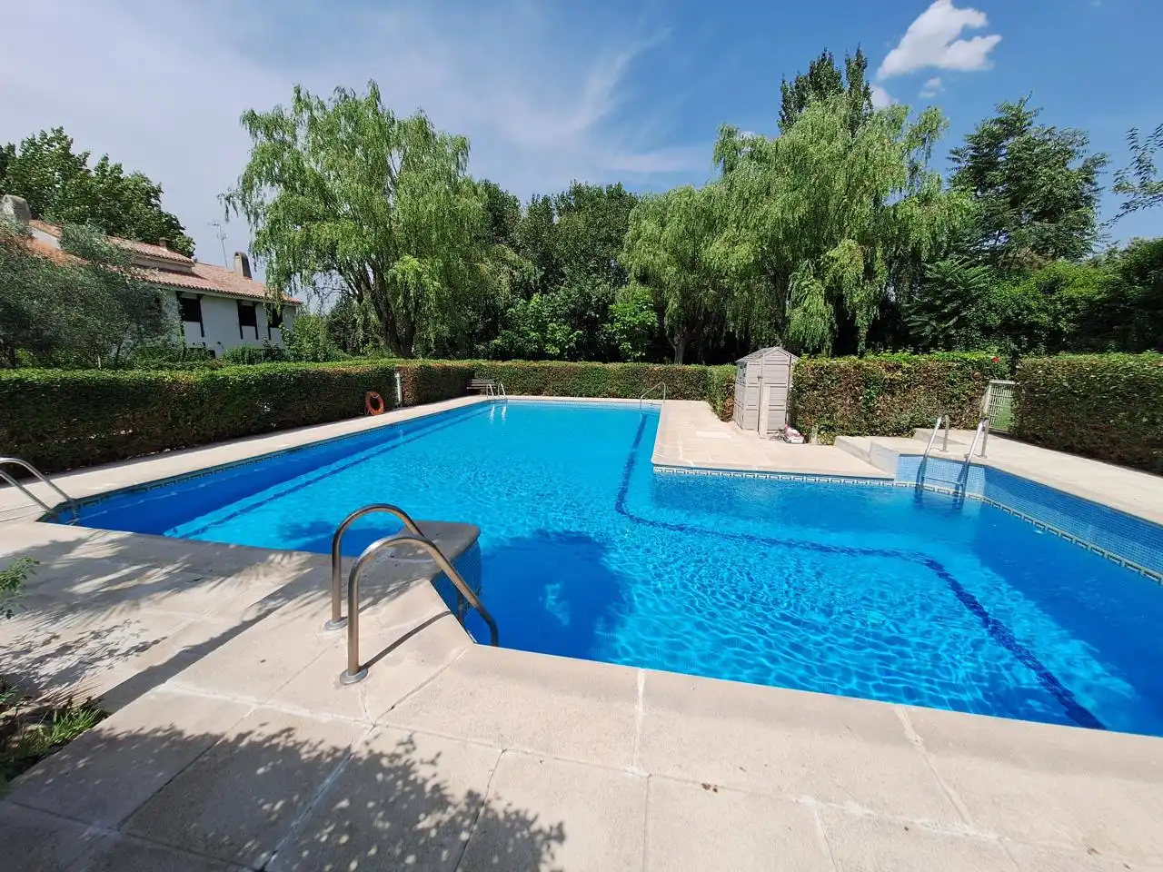 Piscina de Casa adosada en venda en Quijorna amb Calefacció, Terrassa i Piscina comunitària