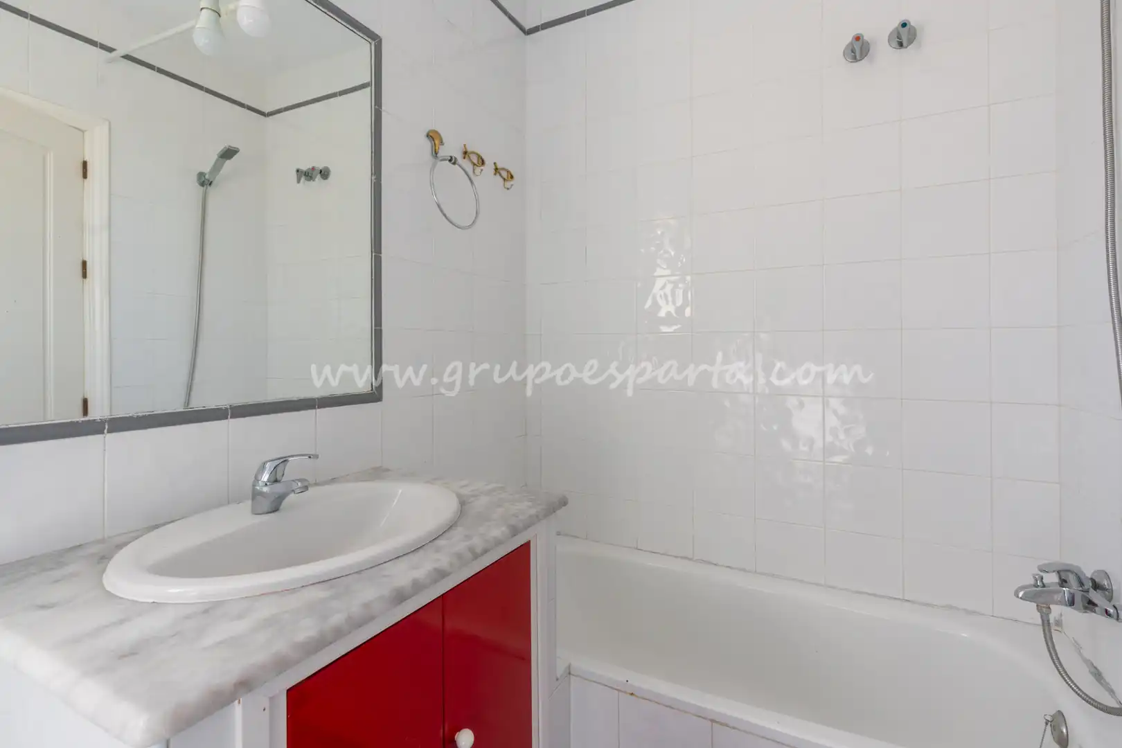 Bathroom of Detached homes for sale in Espartinas  with Air Conditioner, Heating and Oven