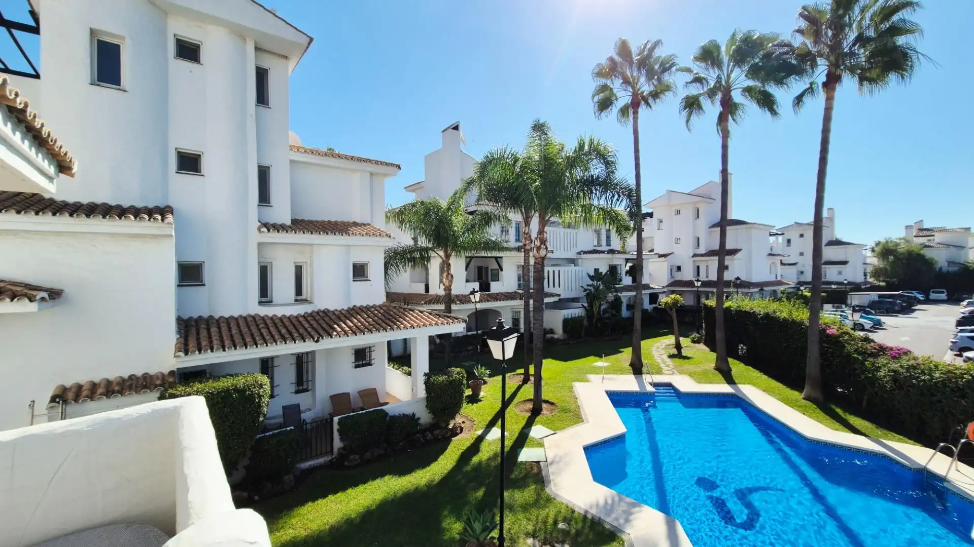 Vista exterior de Apartament en venda en Nueva Andalucía