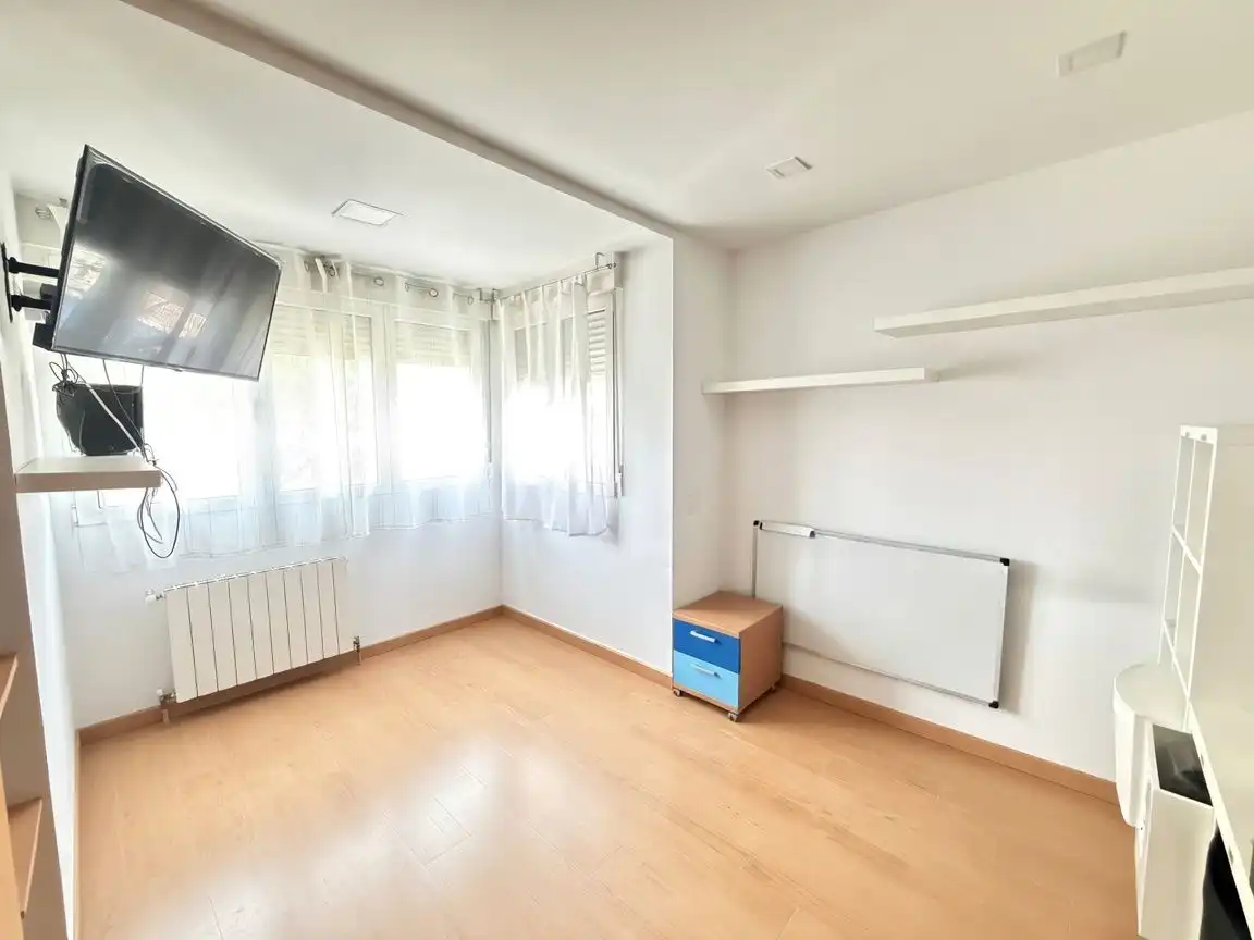 Bedroom of Flat for sale in Alcalá de Henares  with Air Conditioner, Heating and Terrace