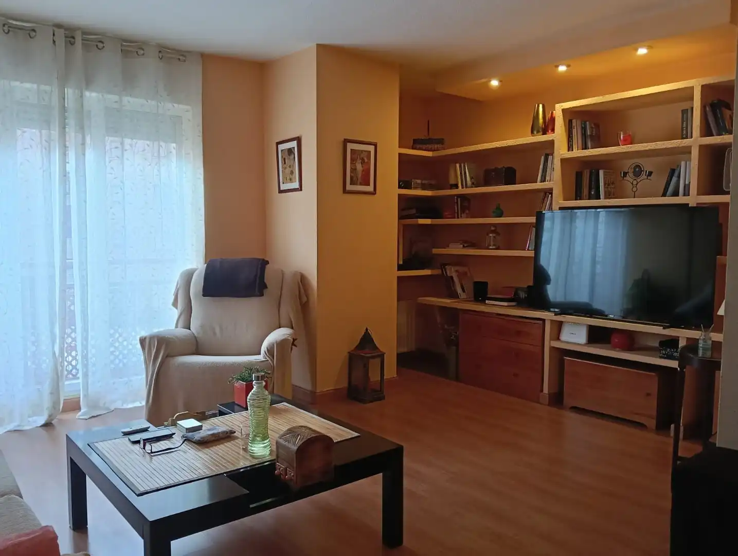 Living room of Flat for sale in  Madrid Capital  with Heating