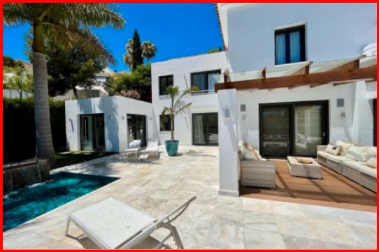 Vista exterior de Casa o xalet de lloguer en Marbella amb Aire condicionat, Calefacció i Jardí privat