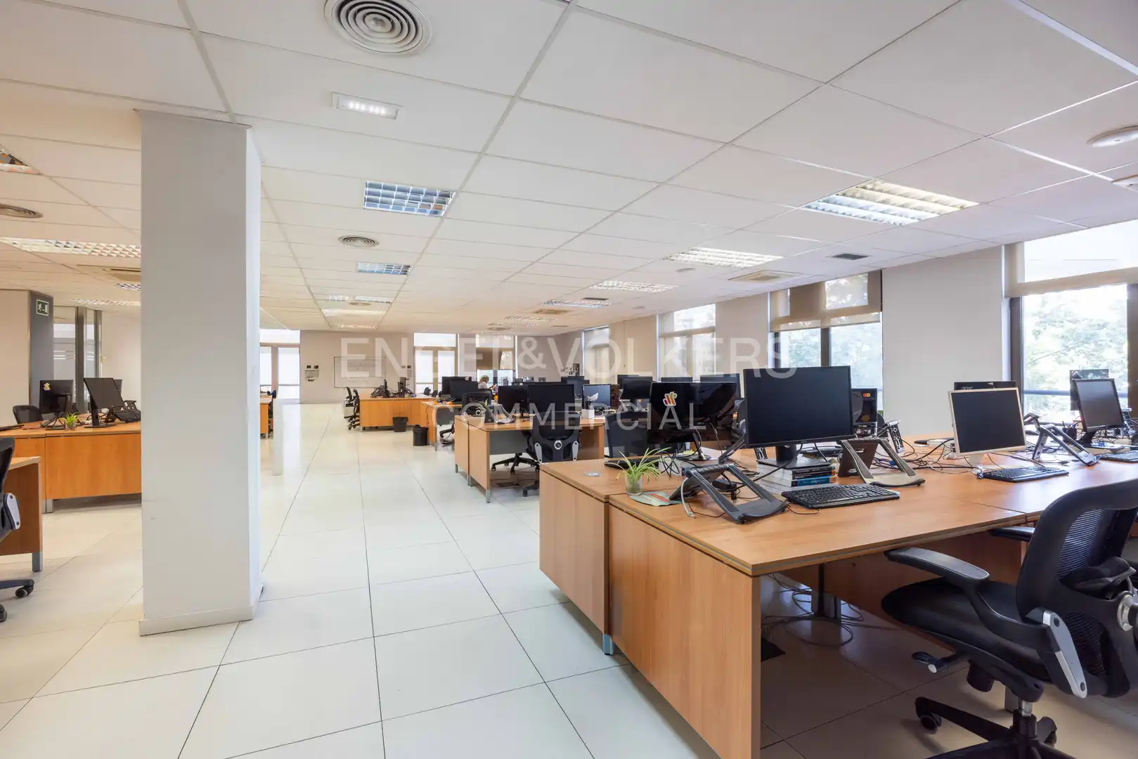 Office for rent in Barcelona  with Air Conditioner