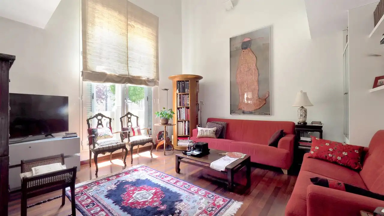 Living room of Houses for sale in Barcelona  with Parquet flooring, Terrace and Furnished