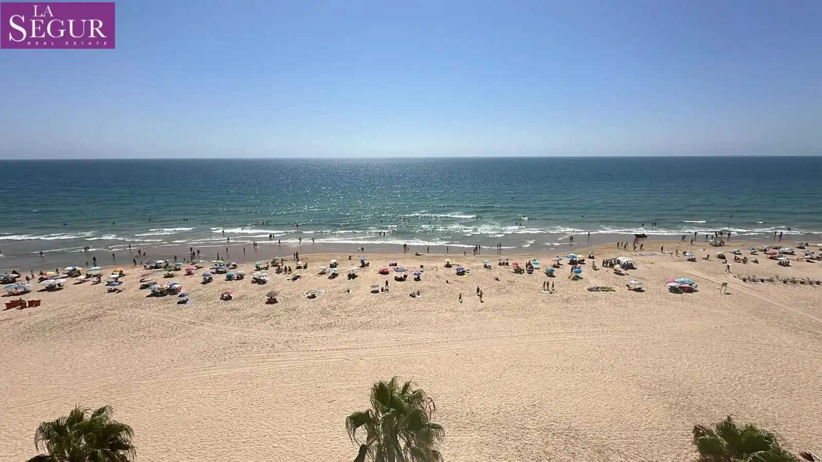 Vista exterior de Piso en venta en Cádiz con Aire acondicionado