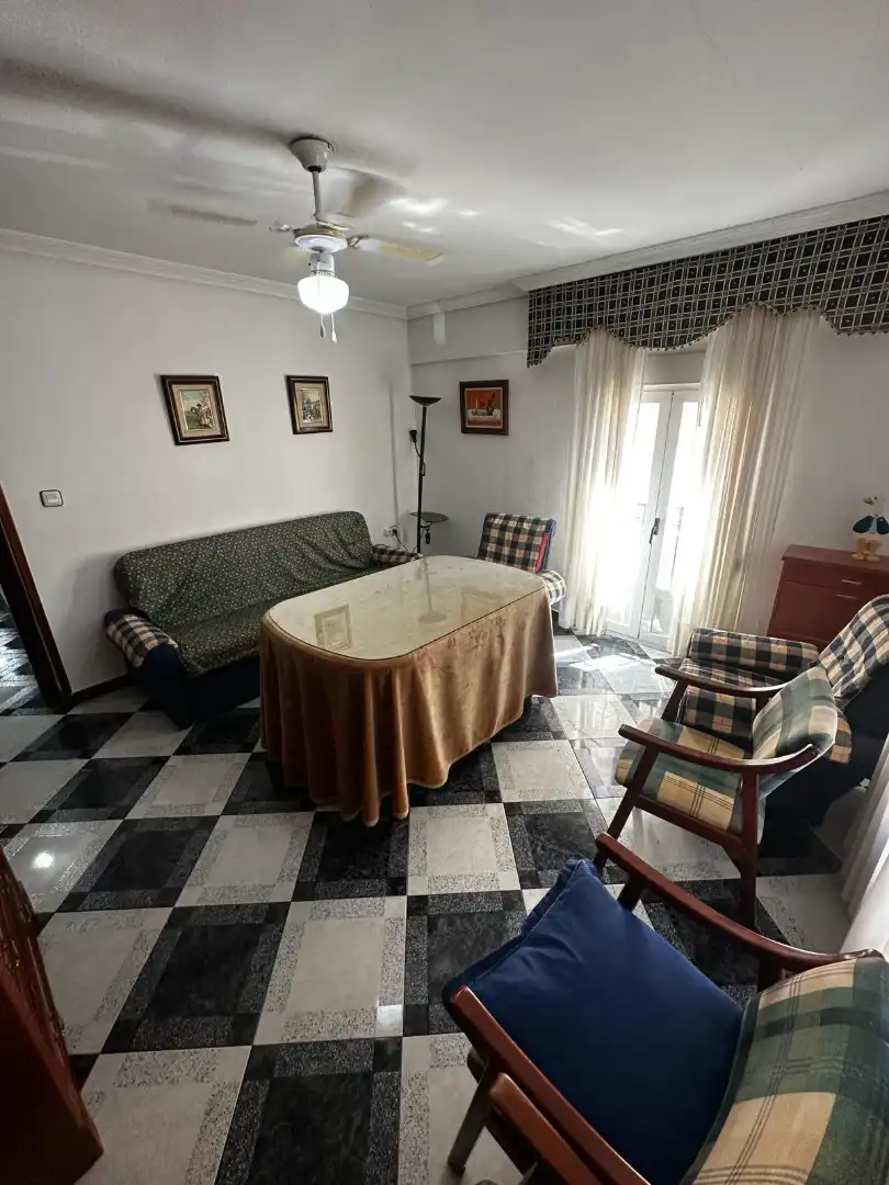 Sala d'estar de Pis en venda en Jaén amb Aire condicionat, Moblat i Balcó