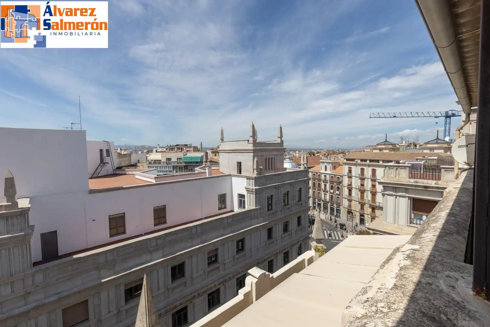 Vista exterior de Pis en venda en Granada amb Calefacció