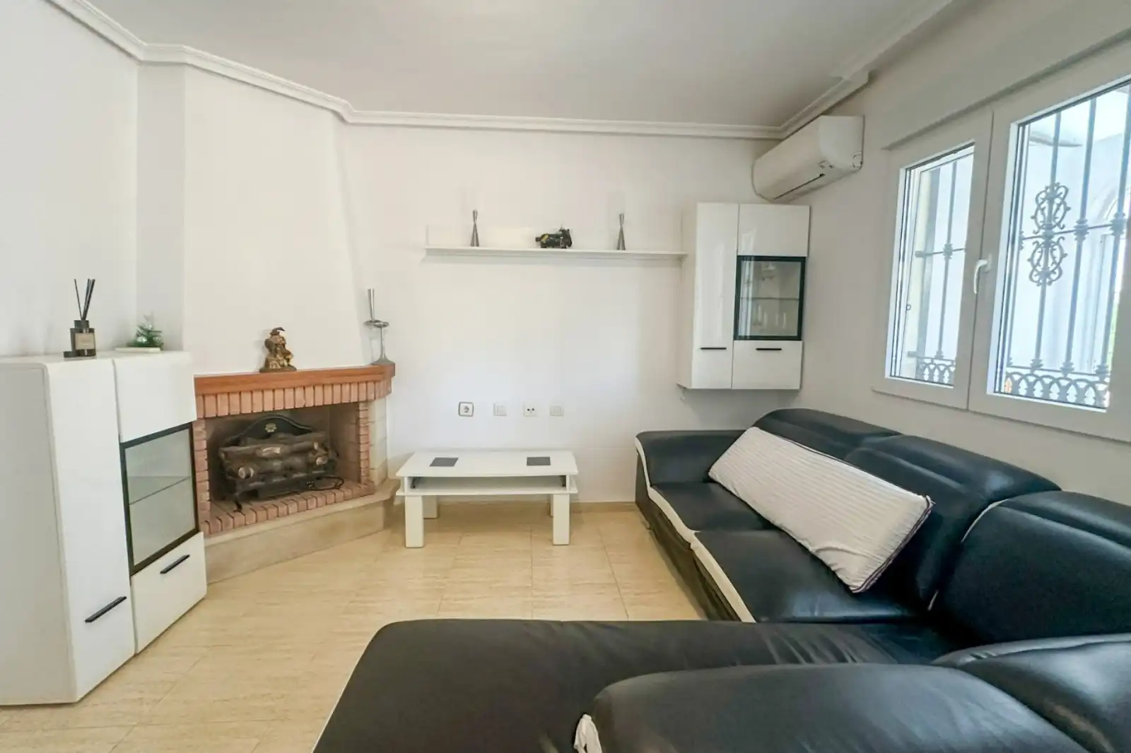 Living room of Houses for sale in Torrevieja  with Furnished