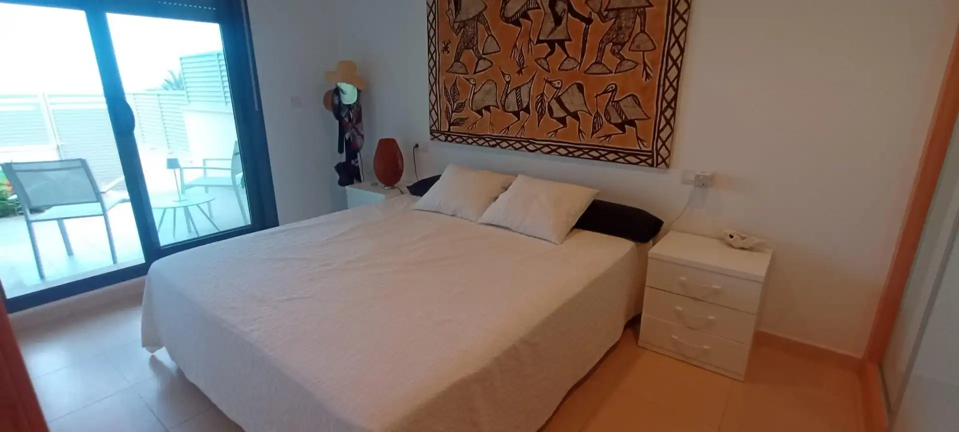 Habitación de Apartamento de alquiler en Vinaròs con Aire acondicionado, Calefacción y Jardín privado