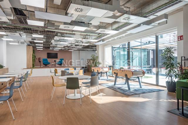 Oficina en Alquiler en El Parc i la Llacuna del Poblenou