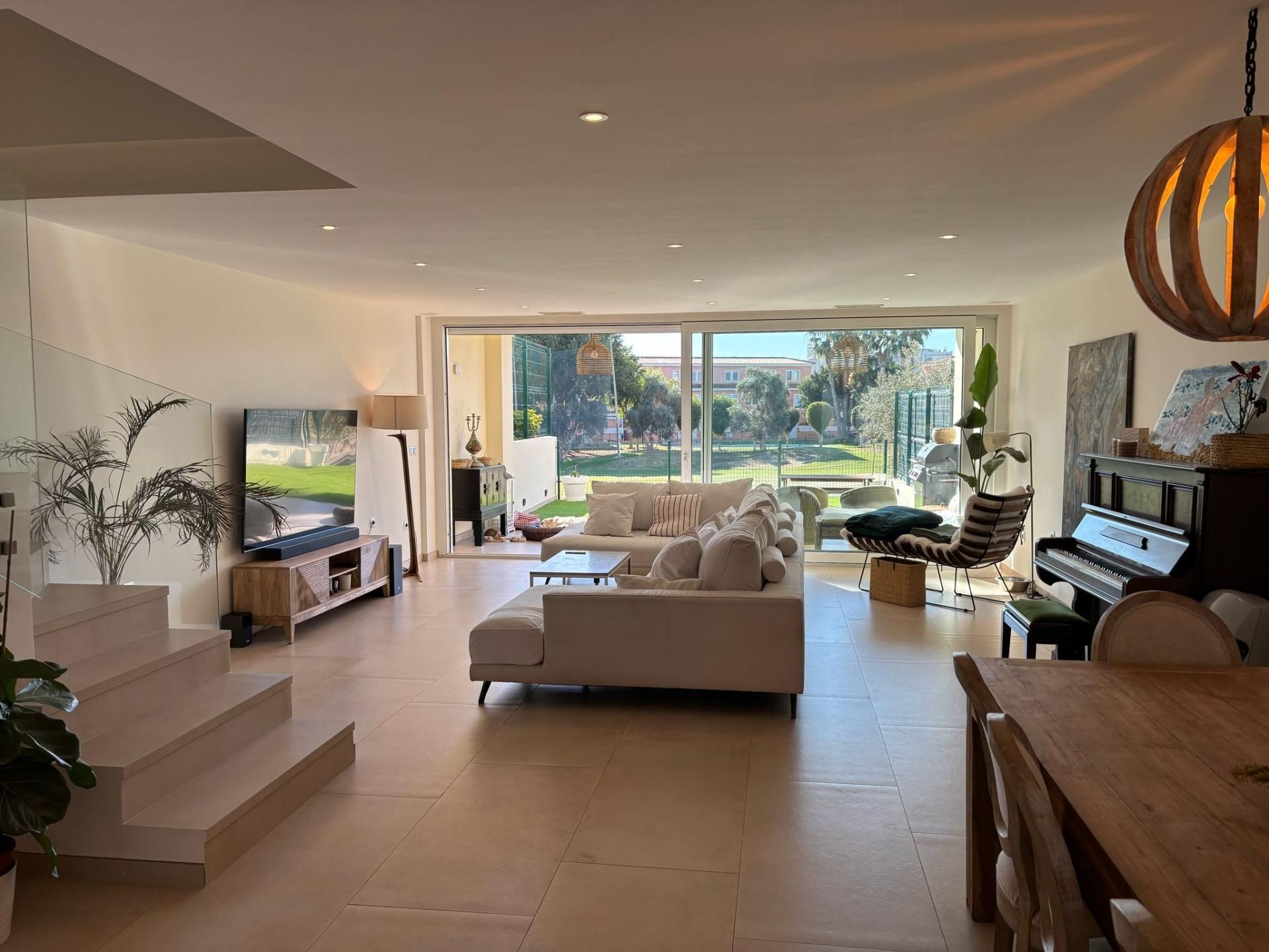 Living room of Single-family semi-detached for sale in Alicante / Alacant  with Air Conditioner, Terrace and Storage room