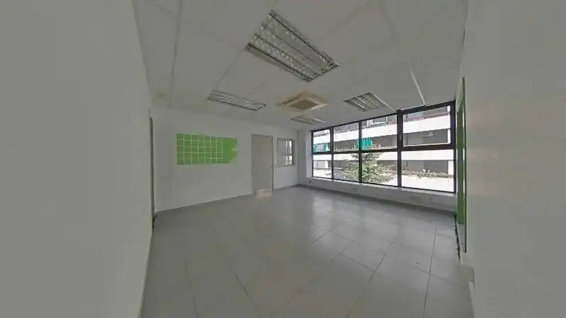 Local comercial de lloguer a Centre - Passeig i Rodalies, imagen 7