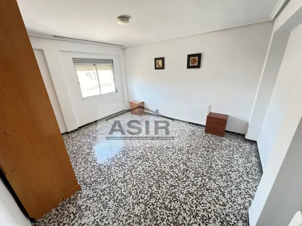 Flat for rent in Calle Doctor Ferran, Albuixarres