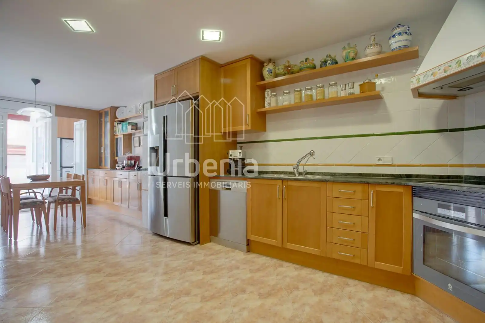 Cuina de Casa o xalet en venda en Pineda de Mar amb Aire condicionat, Calefacció i Terrassa