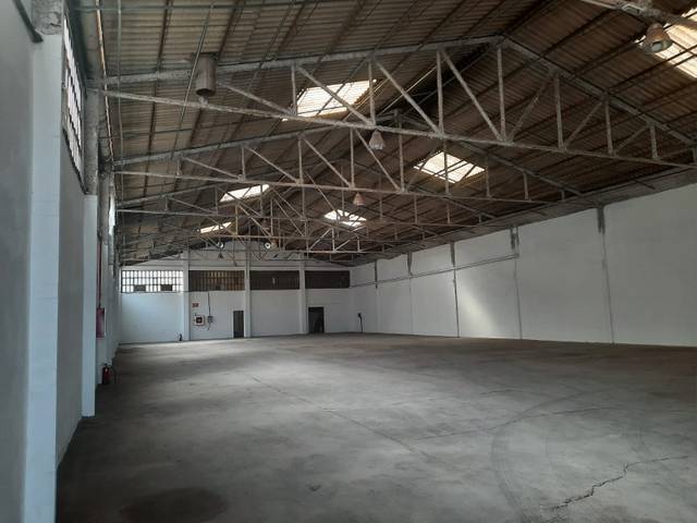 Nave industrial en Venta en Avinguda Castell Vell en Estadio Castalia