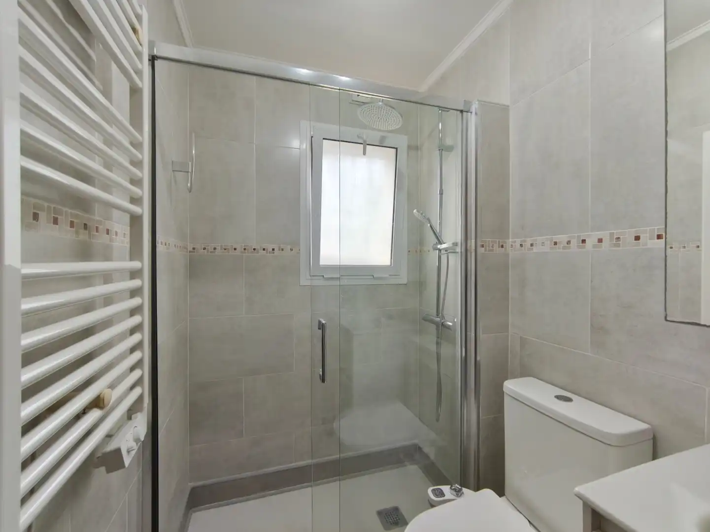 Bany de Apartament en venda en Pedreguer amb Aire condicionat, Calefacció i Jardí privat