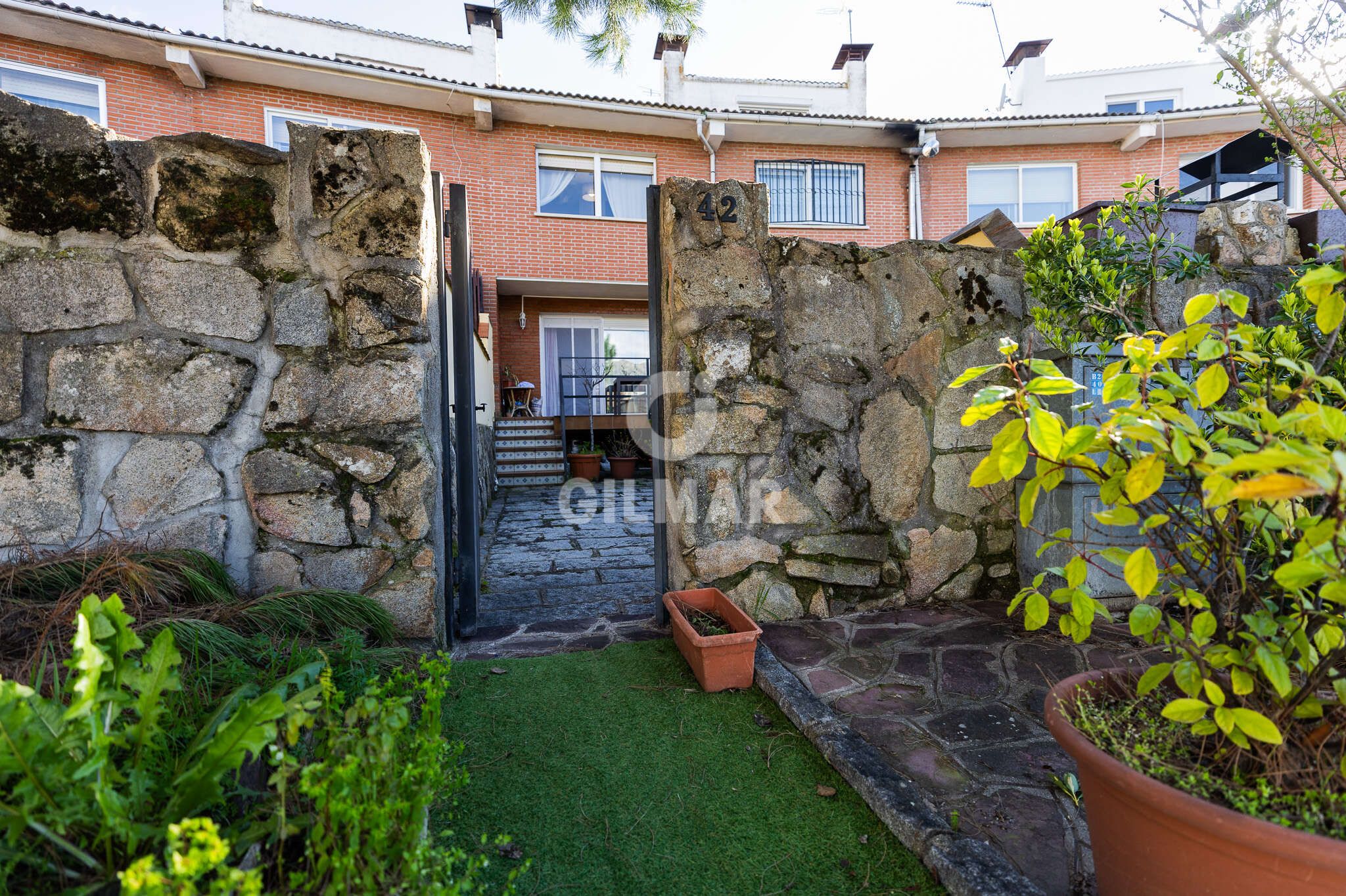 Jardí de Casa adosada en venda en El Boalo - Cerceda – Mataelpino amb Calefacció, Jardí privat i Piscina