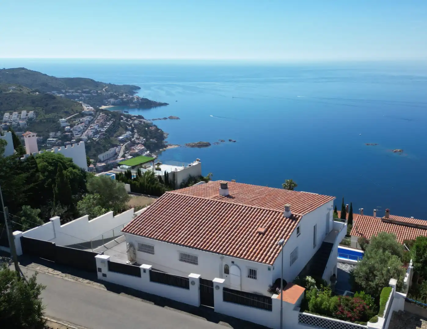 Vista exterior de Casa o xalet en venda en Roses amb Aire condicionat, Calefacció i Jardí privat