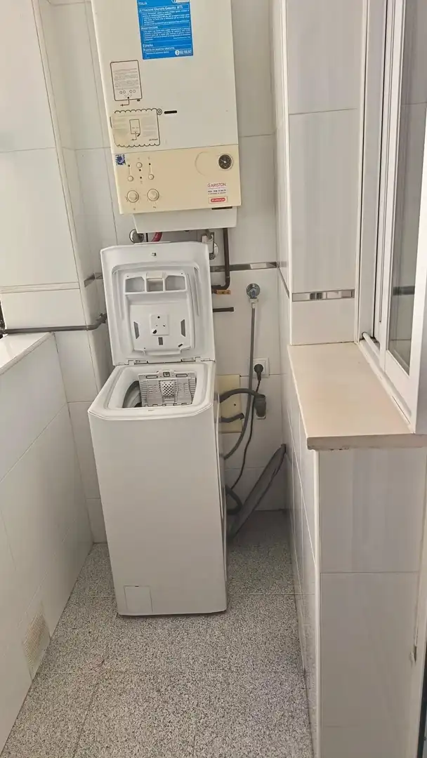 Bathroom of Flat for rent in Granada