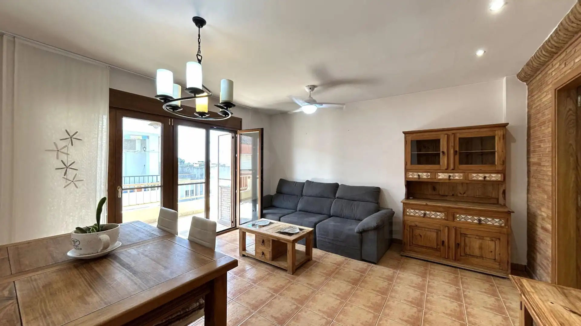 Sala d'estar de Pis en venda en Deltebre amb Aire condicionat i Calefacció
