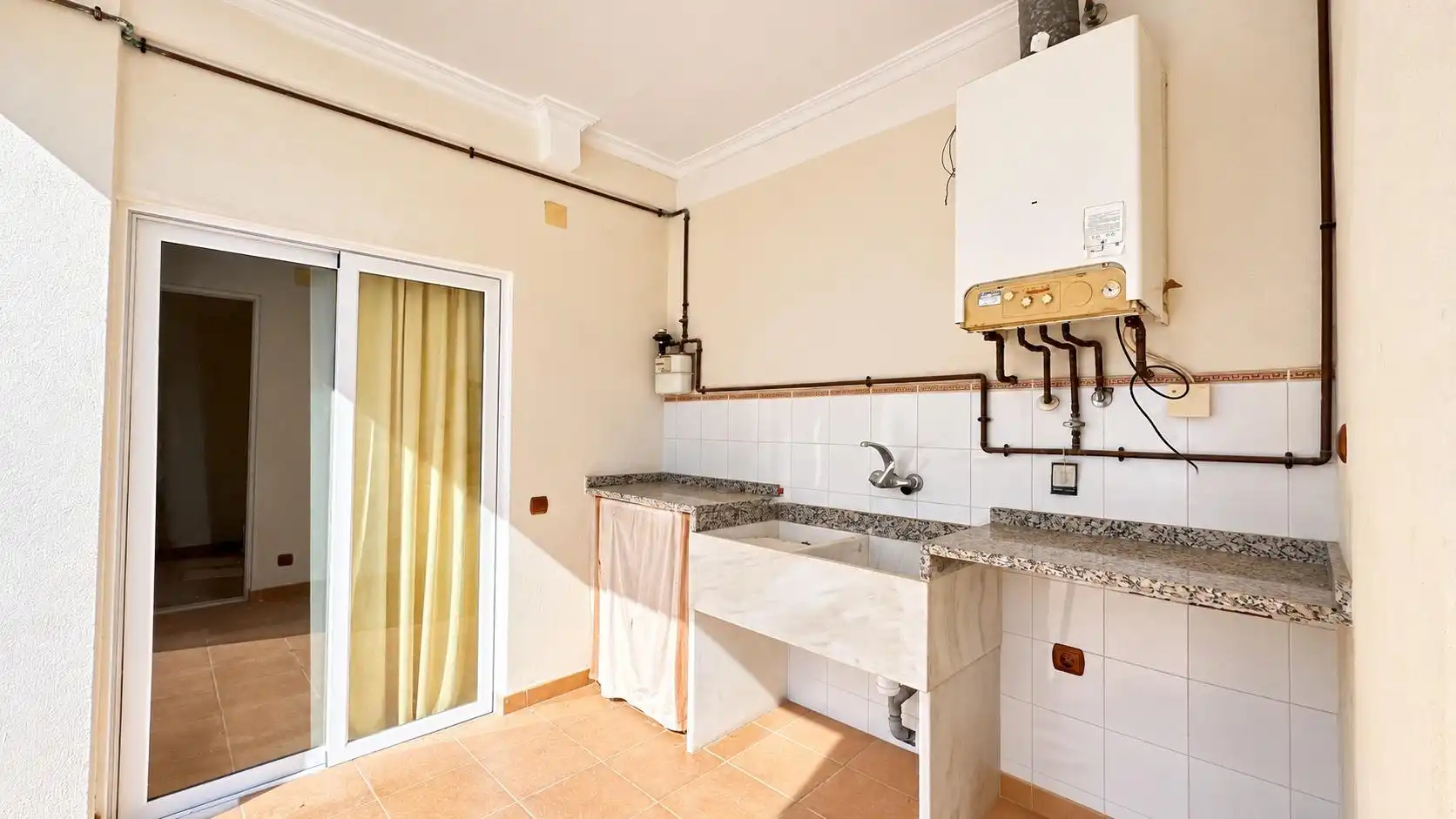 Cocina de Casa o chalet en venta en L'Alcúdia con Aire acondicionado, Terraza y Trastero