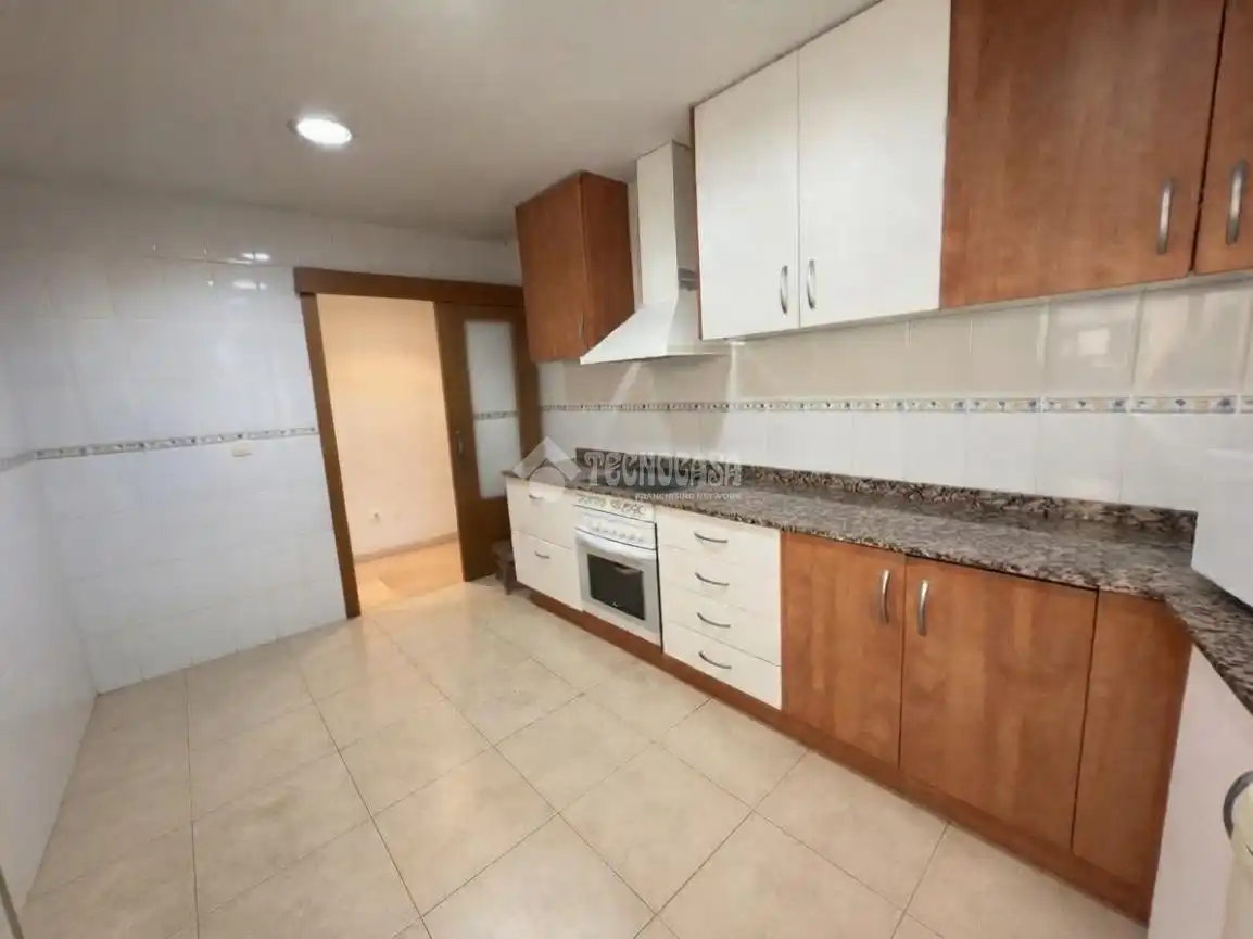 Kitchen of Flat for rent in Parc Central