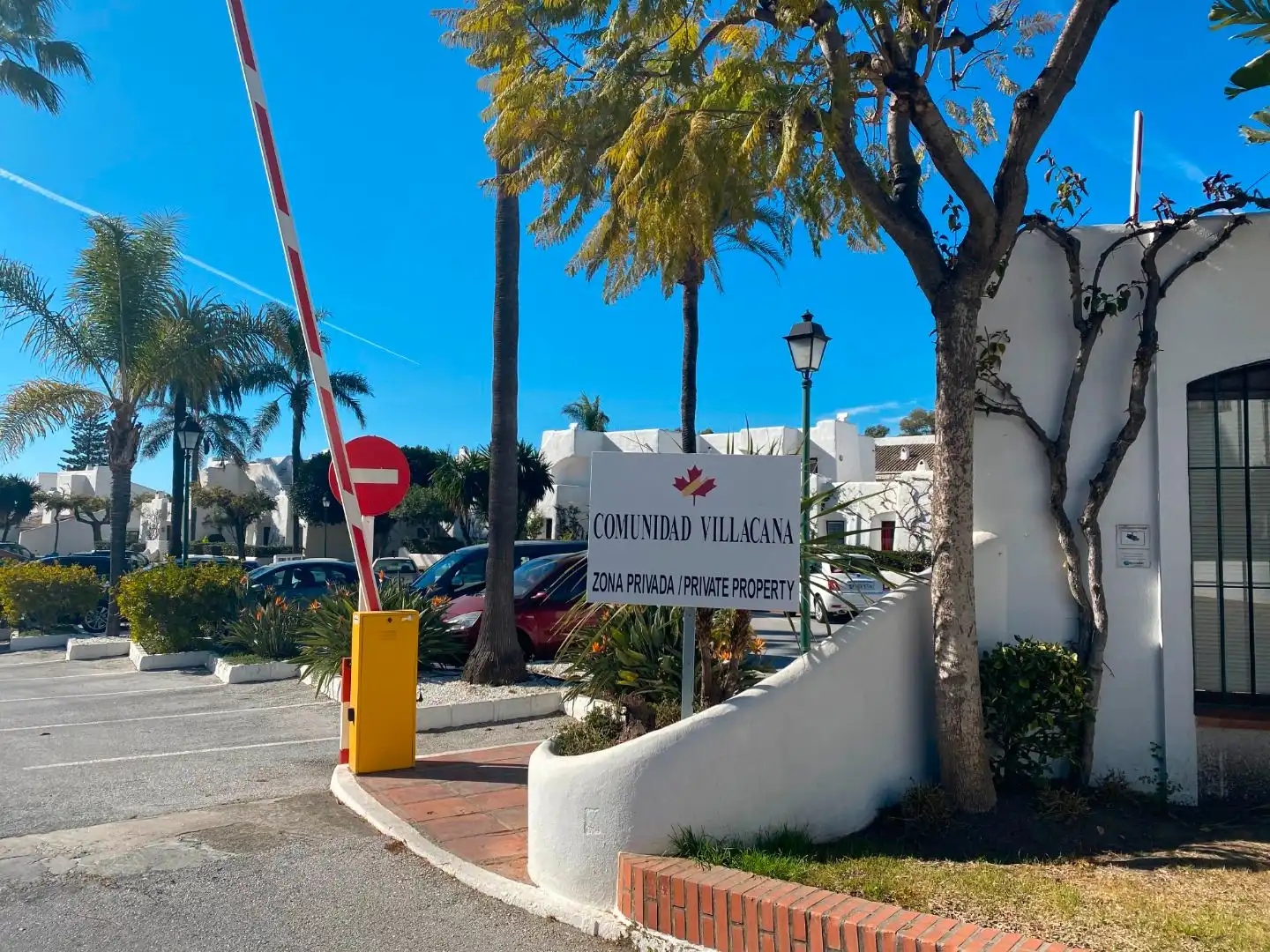Vista exterior de Casa adosada de alquiler en Estepona con Aire acondicionado, Calefacción y Terraza